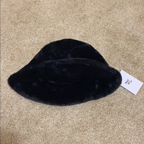 Princess Polly Accessories - Furry hat